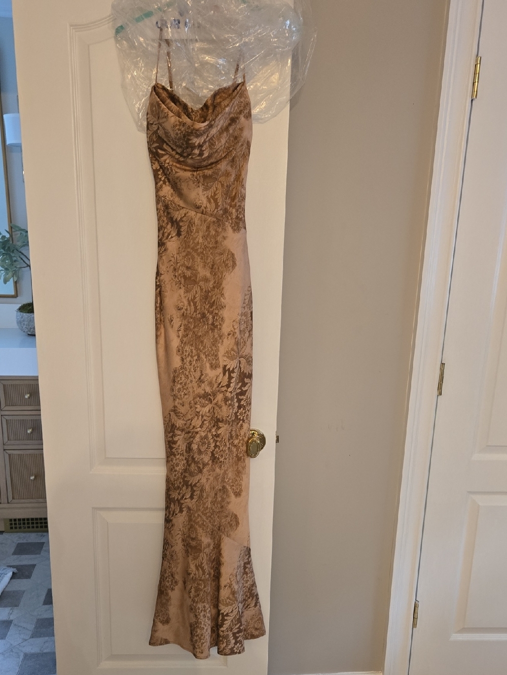 House of CB Champagne Floral Jacquard Mermaid Gown - Picture 3 of 4